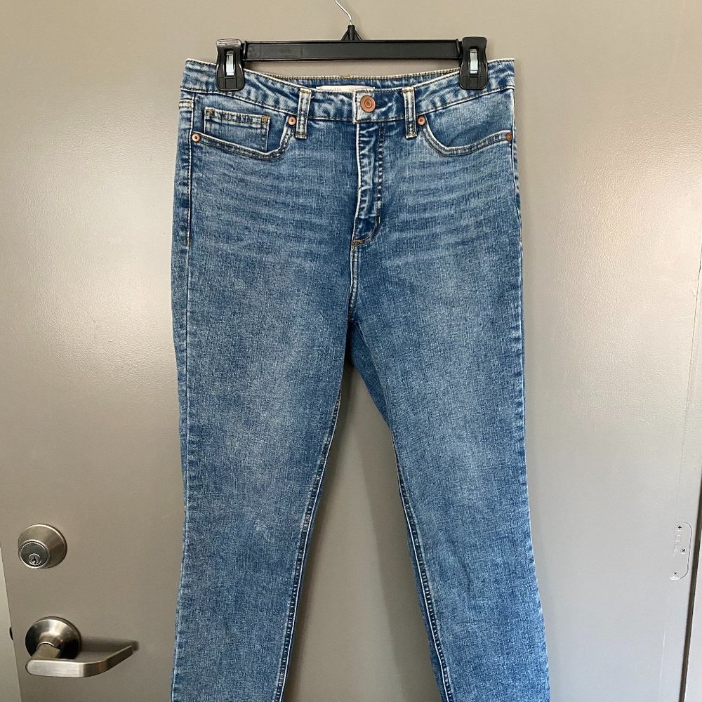 Gently Used- Women's Lauren Conrad Jeans Size 8